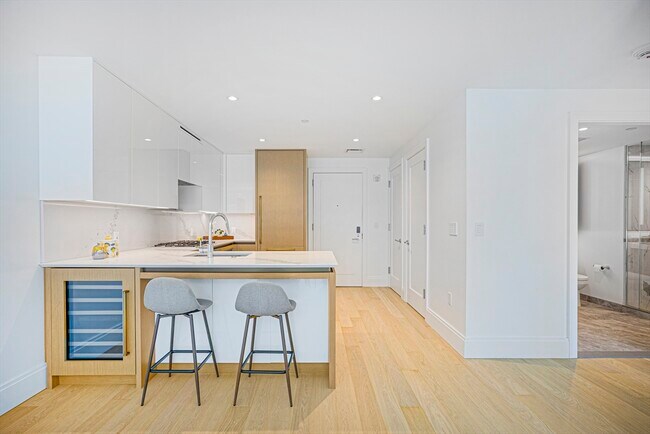 Foto del edificio - 380 Harrison Ave