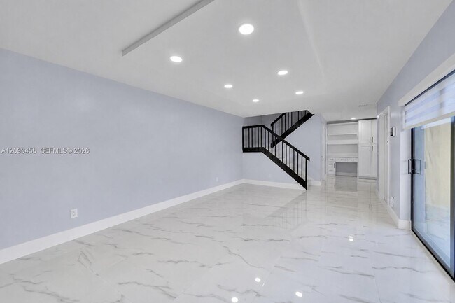 Foto del edificio - 9861 NW 6th Ct