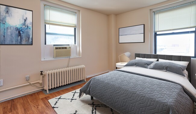 Master suite with walk-in closet - Chestnut Hall