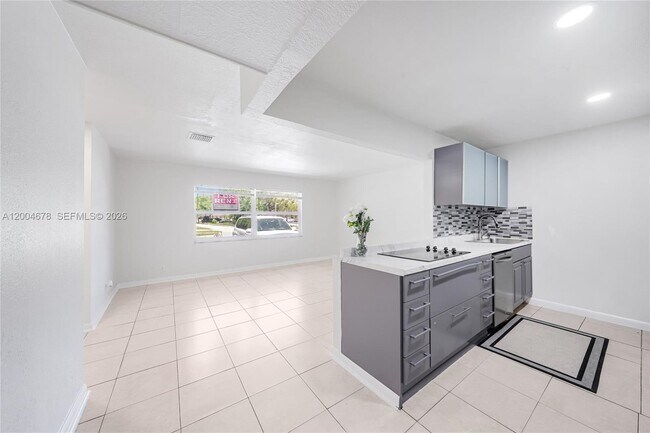 Foto del edificio - 543 SW 61st Terrace
