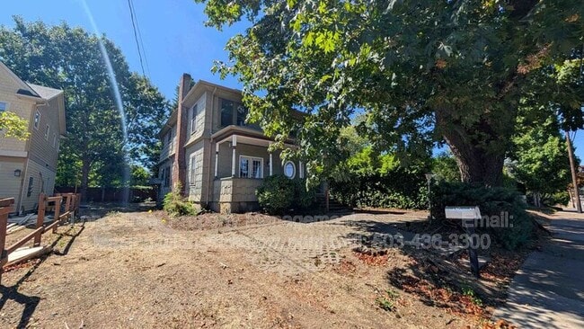 Building Photo - 622 NW 29th St