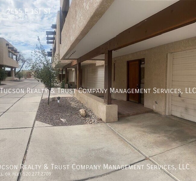 Foto del edificio - 2455 E 1st St