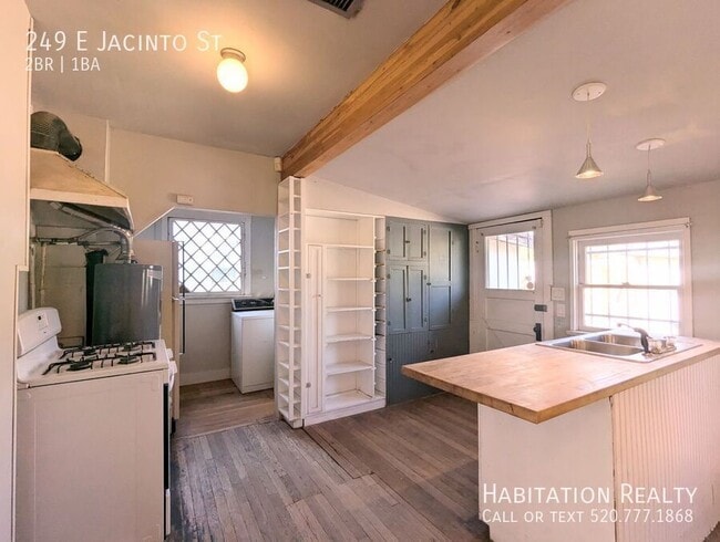 Foto del edificio - 249 E Jacinto St