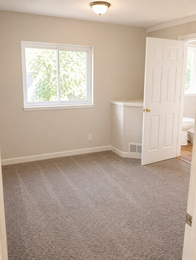 Foto del edificio - ***South Side Duplex Apartment For Rent * Pet Friendly * Walk to E. Carson St. * Available Now * ...