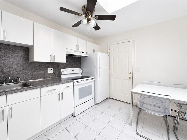 Foto del edificio - 264 Atwells Ave