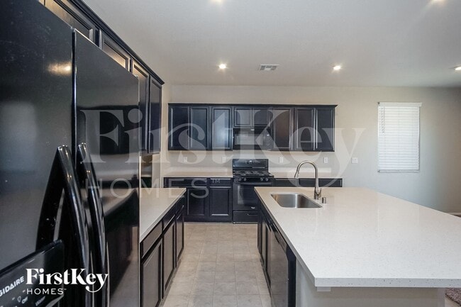 Foto del edificio - 4515 Cradle Cliff St