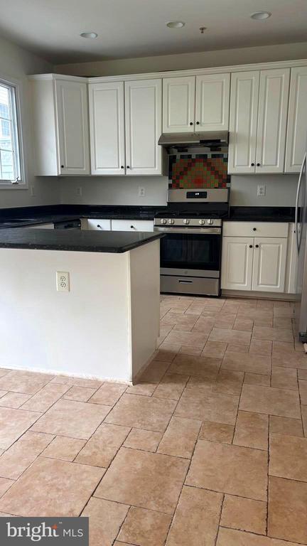 Foto del edificio - 8894 Ashgrove House Ln