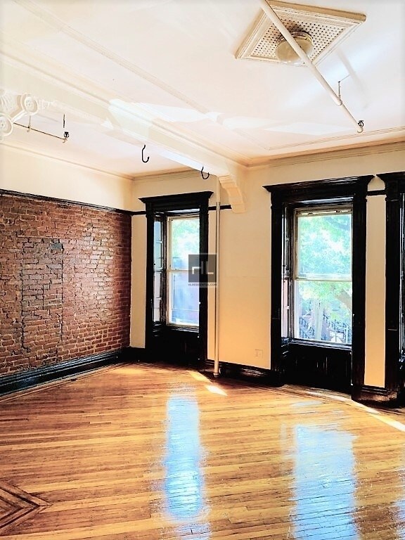 Building Photo - 89 Macon St