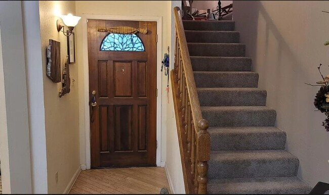 Building Photo - Charming 3BR Townhome in Glendale