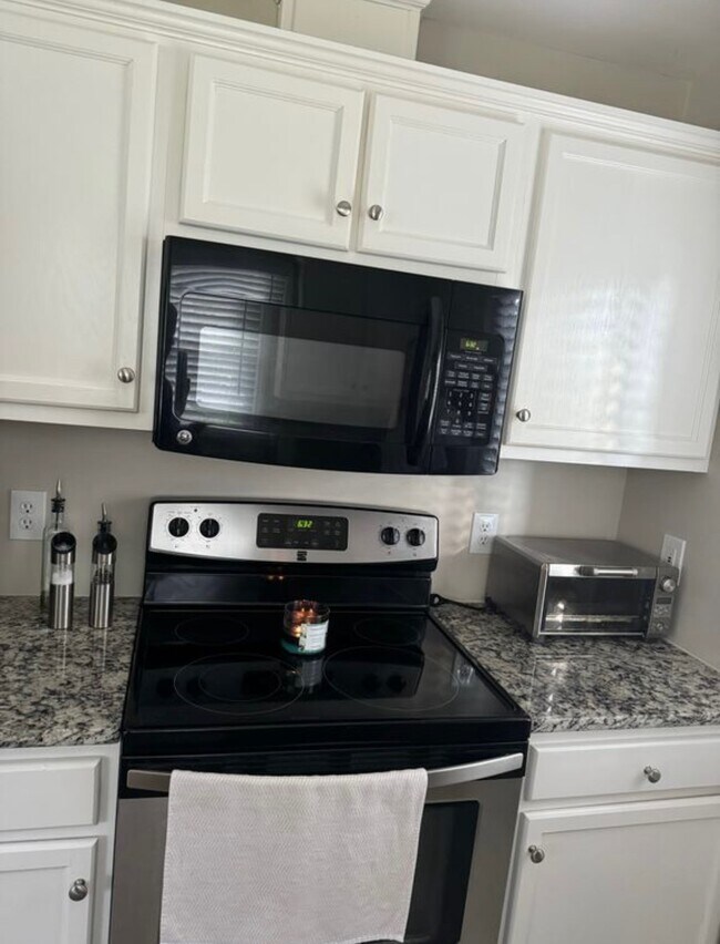 Foto del edificio - 405 Crestwood Dr