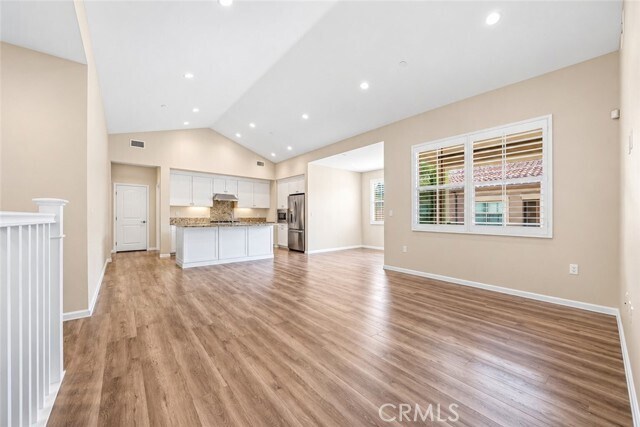 Building Photo - 134 Canvas