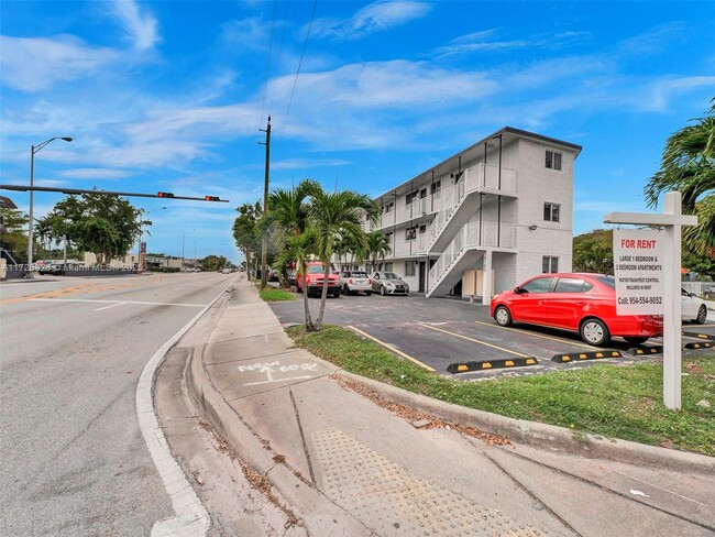 Foto del edificio - 14190 W Dixie Hwy