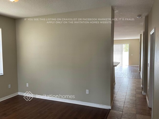 Building Photo - 11250 Creek Haven Dr
