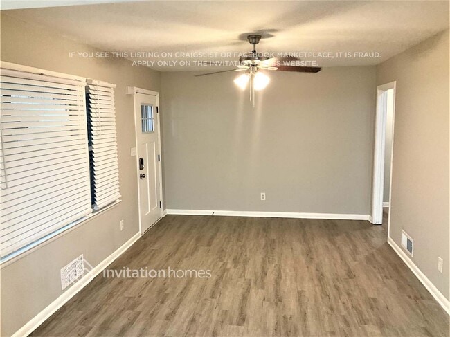 Building Photo - 2813 Battlecrest Dr