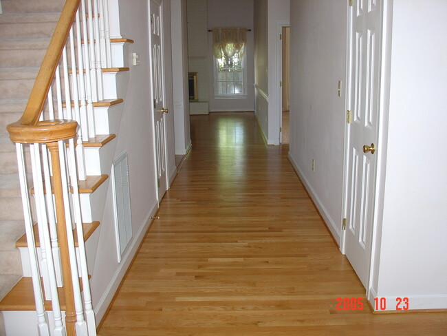 Foto del edificio - 402 Birkdale Ct