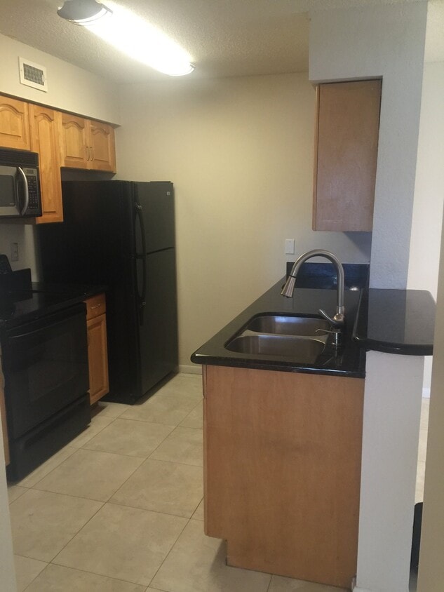 Photo - 2880 N Oakland Forest Dr (Oakland Park, FL)