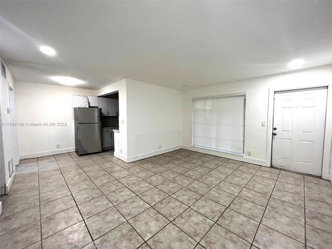 105 NE 12th Ave Unit 10, Hallandale Beach, FL 33009 Condo for Rent in