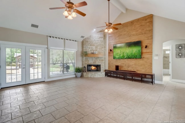 Building Photo - 471 Rose Blossom Loop