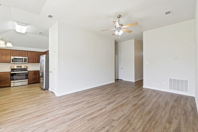 Building Photo - 7911 Woodbury