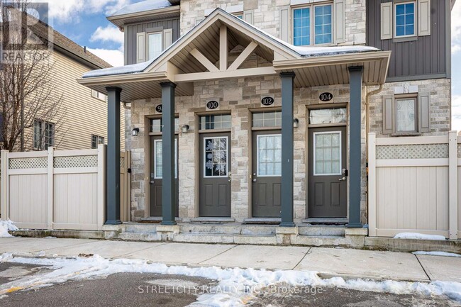 Photo du bâtiment - 3200-3200 Singleton Ave