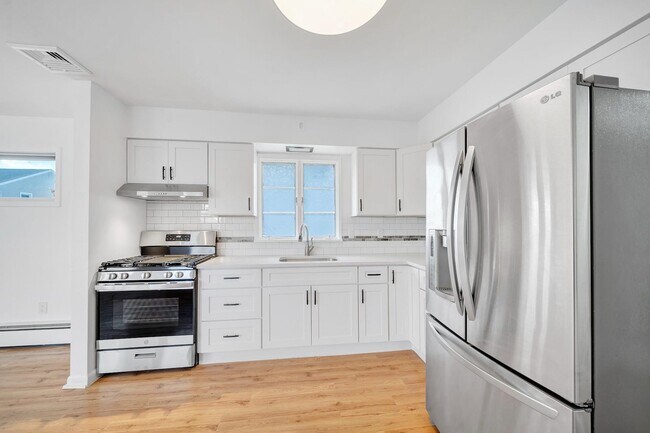 Building Photo - 440 Boulevard