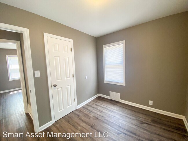 Building Photo - 4 br, 1 bath House - 5612 W Carmen Ave