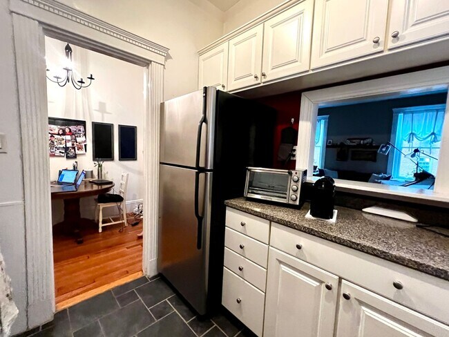 Building Photo - Beautiful & spacious 1 bedroom in Brookline!