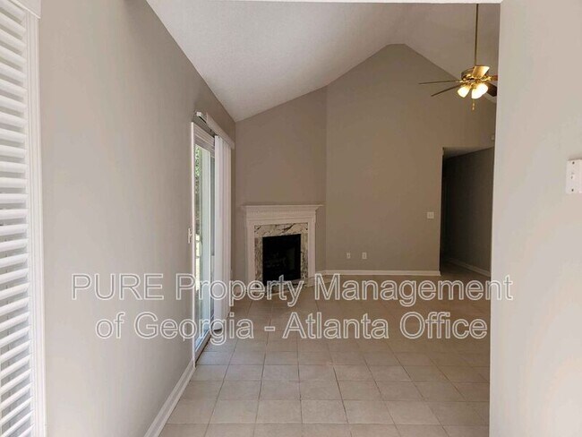 Foto del edificio - 102 Laguna Springs Dr