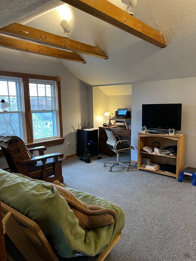 Foto del edificio - Available August 2026; Monthly Rent $750