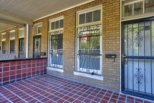 Building Photo - 3BD/1BA: Stunning Duplex in Baltimore City