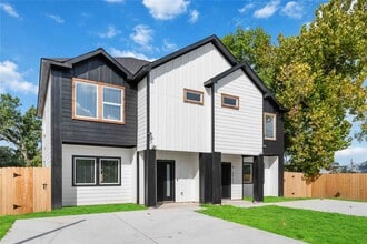 Building Photo - 6909 S Hall St