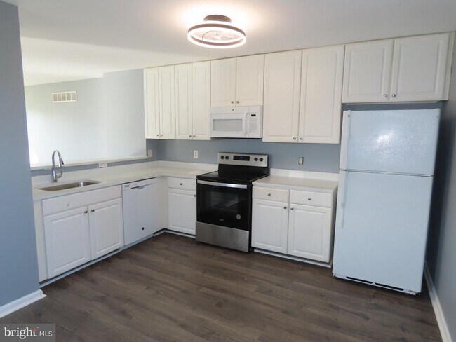 Foto del edificio - 104 E Sheldrake Cir