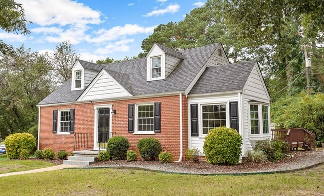 Building Photo - 1006 Willow Lawn Dr