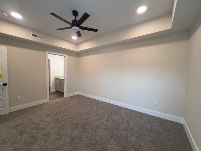 Building Photo - 143 Carver St