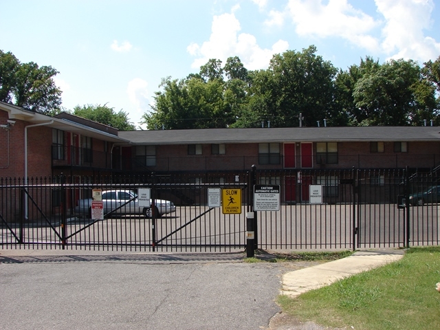 Building Photo - Greenwood Apartments