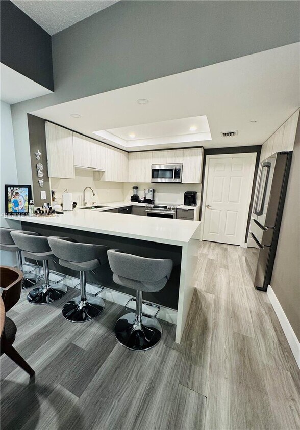 Foto principal - 9725 NW 52nd St