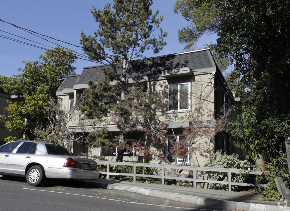 Foto principal - 3578 Brook St