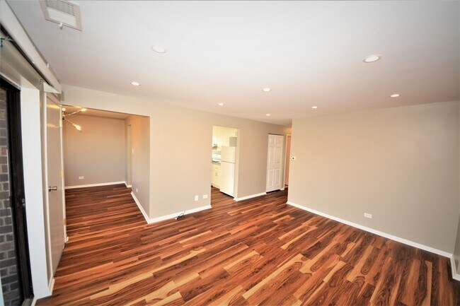 Building Photo - 9025 Lincoln Ct