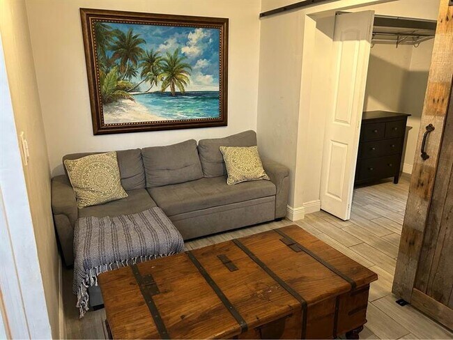 Foto del edificio - 230 SW 15th St