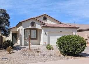 Building Photo - 44714 Alamendras St