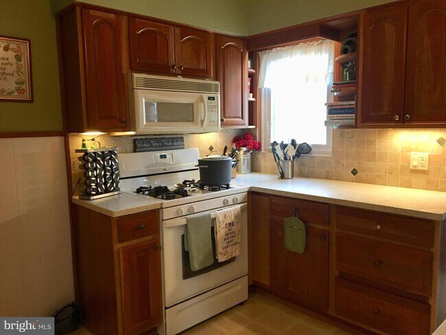 Building Photo - 2809 Belmont Ave