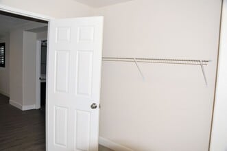 Building Photo - 15655 Iron Spring Ln