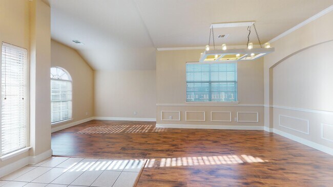 Foto del edificio - 7601 Maplewood Dr