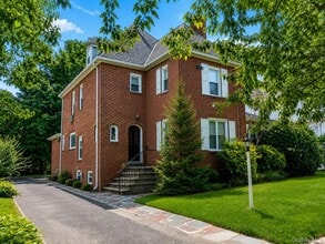 Building Photo - 59 Essex Rd
