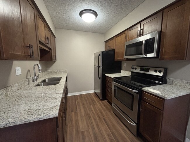 Building Photo - Willow Creek