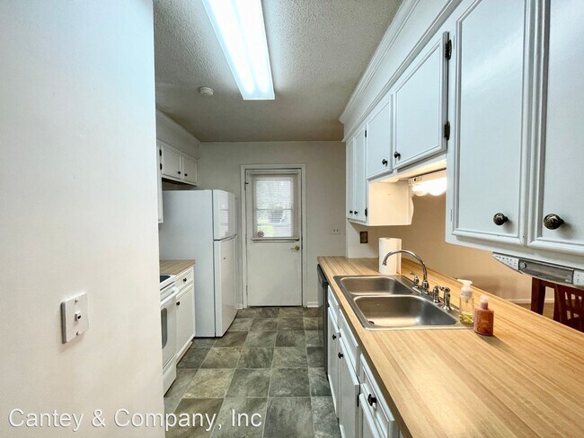 Building Photo - 3 br, 2 bath House - 6B Cutlers Ct