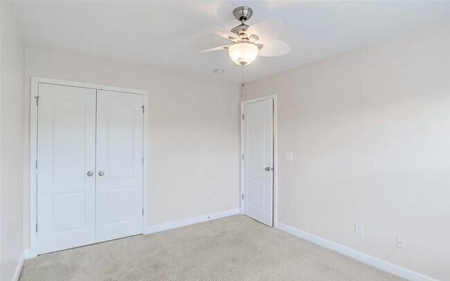 Foto del edificio - 6105 Neuse Wood Dr