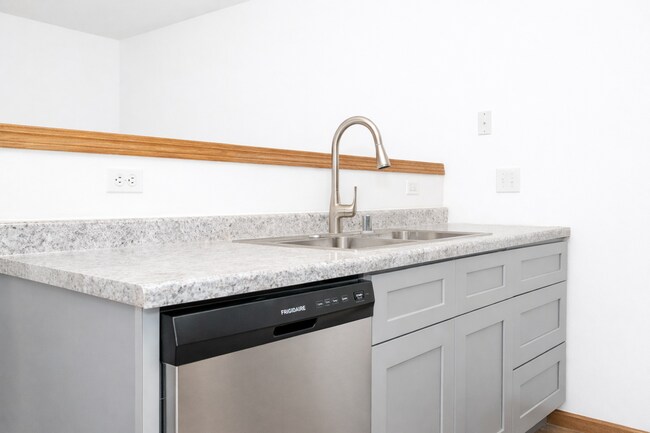 Building Photo - Moline Duplex