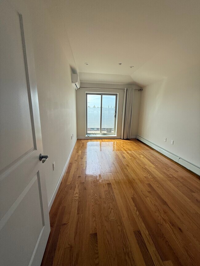 Foto del edificio - 226 Bay 13th St