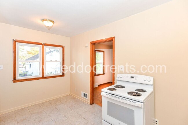 Foto del edificio - 1542-1544 N Hawthorne Lane